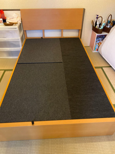 引き渡し先決定しました【収納付き！】ニトリ　セミダブル※ベッドフレームのみ