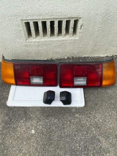 ＡE86純正前期テールランプ左右セット