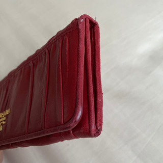 プラダ　長財布　Wホック　二つ折り　赤の画像