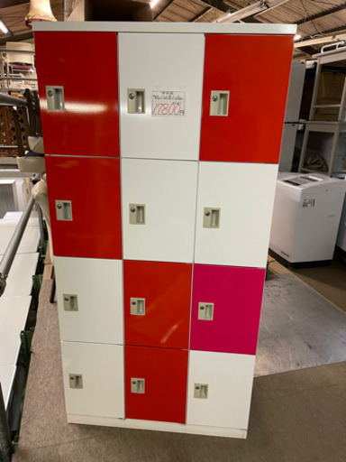 １２人用ロッカー　オカムラ　鍵１２本あり