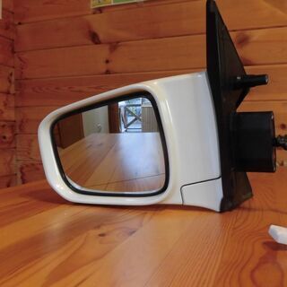ニッサン　エルグランド　E51後期　左ドアミラー　ホワイトの画像