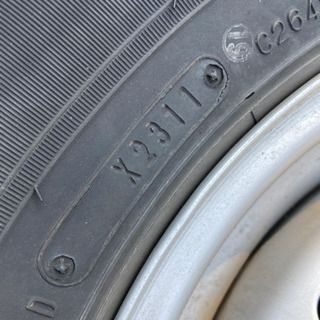 【受け渡し予定品】ホイール付　ダンロップ　スタッドレスタイヤ　165R13 4本の画像
