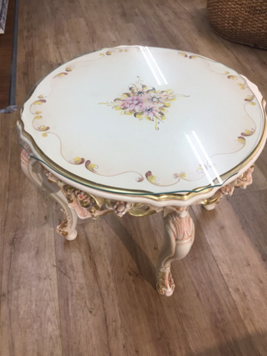 ロココ調サイドテーブル（ライトピンク）です。【トレファク東大阪】