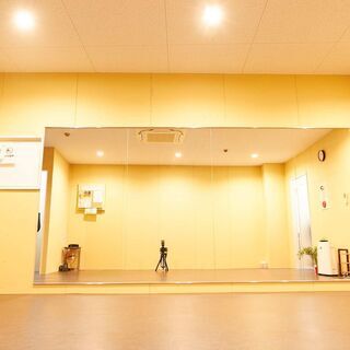 【難波駅から徒歩5分】ダンスができるスタジオ！ヨガや撮影にも人気！
