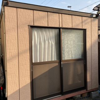 プレハブ倉庫　お話し中です