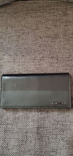 ディーゼルの長財布