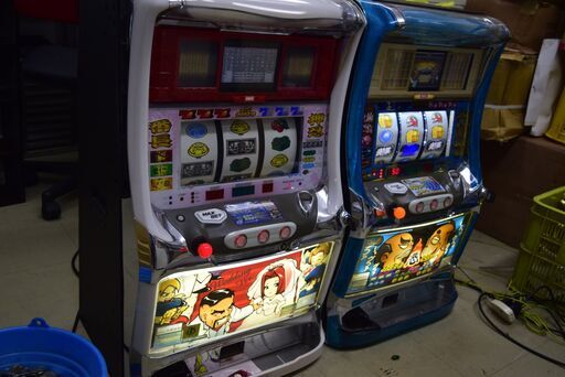 スロットマシン　デンセツノオトコD　ヨシムネS　２機まとめて