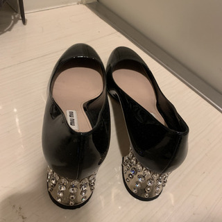 正規品)ミュウミュウ miumiu エナメル パンプス 黒 24.5㌢