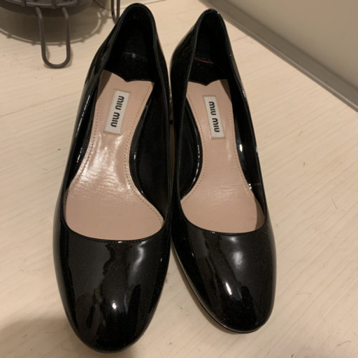 (正規品)ミュウミュウ miumiu エナメル　パンプス 黒　24.5㌢