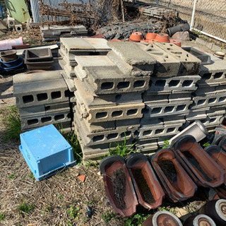 コンクリートブロックあげます。