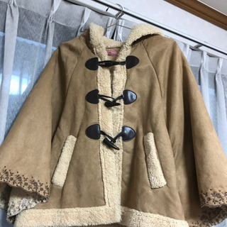 ポンチョ風　フード付きハーフコートの画像