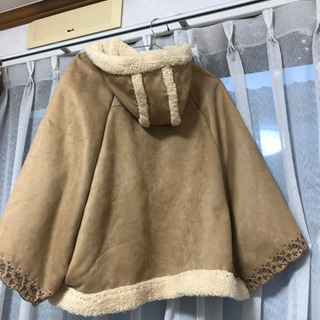 ポンチョ風　フード付きハーフコートの画像