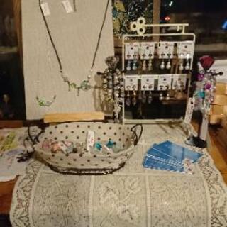 ハンドメイド☆ピアス④(雪だるま風)の画像