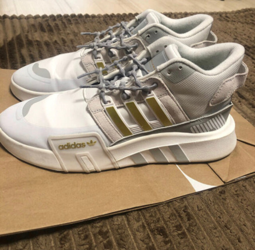 スニーカー adidas