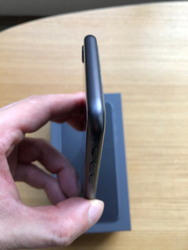 美品 iPhone8 256GB スペースグレー SIMロック解除 付属品未使用