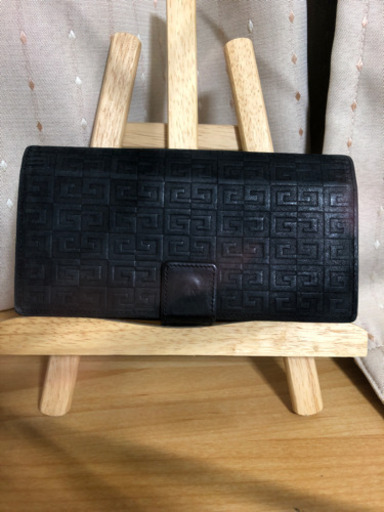 ジバンシー長財布です。