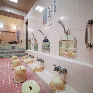 銭湯の浴室清掃アルバイト募集中！🛁  未経験・副業OK！ 長期勤務・体力のある方、大歓迎！✨の画像