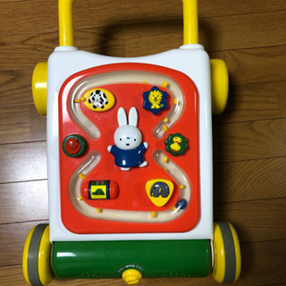 受け渡し決定ミッフィー　手押し車　玩具の画像