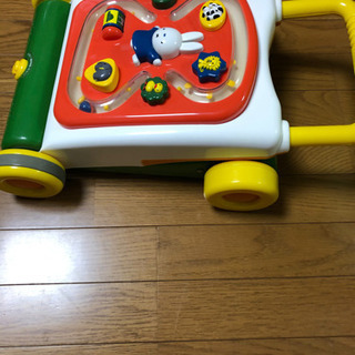 受け渡し決定ミッフィー　手押し車　玩具の画像