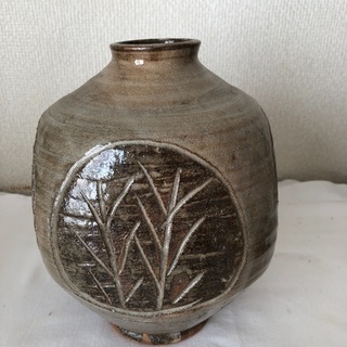 花瓶　茶色