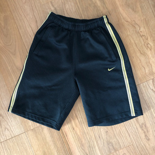 NIKE ハーフパンツ　ナイキ　黒