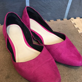 無料　濃ピンク　フラットパンプスの画像