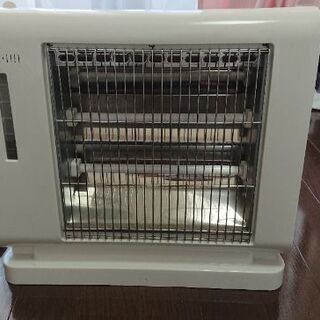 加湿器つき電気ストーブ