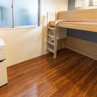 【新規オープン！！】新築2階建て一軒家の女性専用シェアハウス！（...
