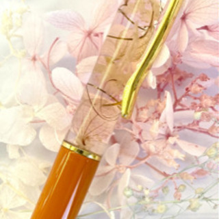 手作りハーバリウムペンの画像