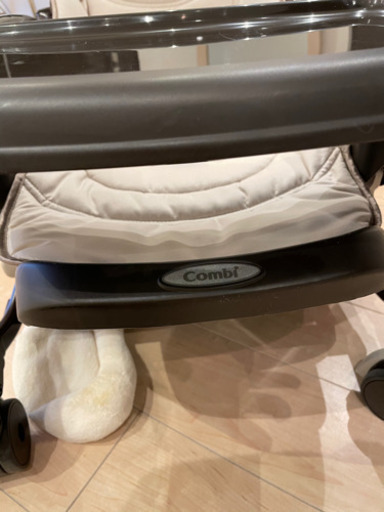 コンビ ホワイトレーベル ネムリラ AUTO SWING ダッコプラス エッグショック　ミルクティー