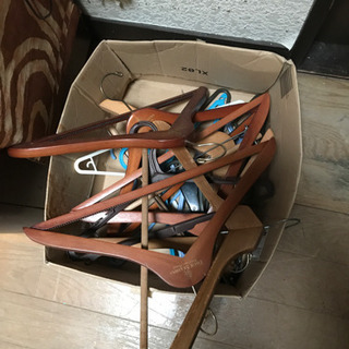 木製ハンガープラスチックハンガー
