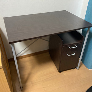 ニトリ　デスクと引出し