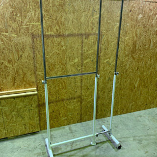 美品 メーカー不明 ハンガーラック 昇降付き