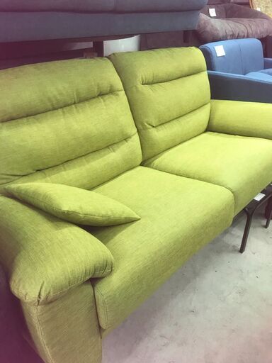【リサイクルショップどりーむ天保山店】No584(5455)　三人掛けソファ　黄緑色　大型　横190㎝　高さ100㎝　奥行90㎝　ファミリー　ソファ　中古　大特価