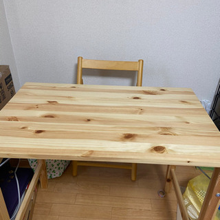 無印良品机、木の椅子