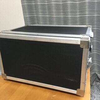 CALZONEのギター用エフェクターラック　６U