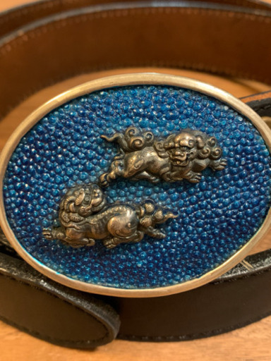 アンティーク✨手彫り獅子バックル　革ベルト鮫皮