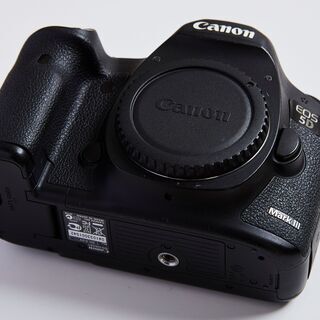 [値下げ] キャノン 5D III ＋ 24-105 f4 ＋ バンドル 155,000円の画像