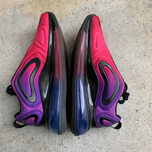 エアマックス720 中古　23.5