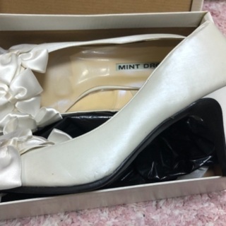 白パンプス①の画像