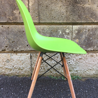 ✅新品未使用💝イームズチェアリプロダクト グリーン軽量改定前の頑丈型/素材最良の画像