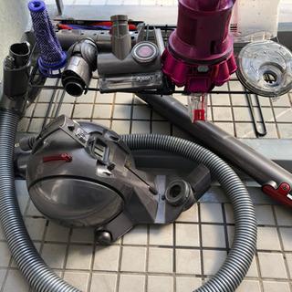 【お値下げしました】やっぱりダイソン】！吸引力抜群〜お掃除済〜綺麗の画像