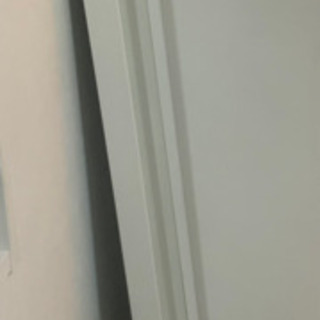 大きな白い鏡です。