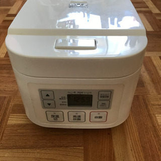 ニトリ  3合炊飯器