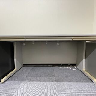 【お引き取り者決定】オカムラ製デスクの画像