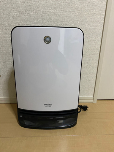 【ほぼ新品】山善のセラミックヒーターDSF-VL084(W)
