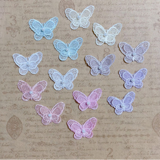 輸入品の検品や梱包作業の画像