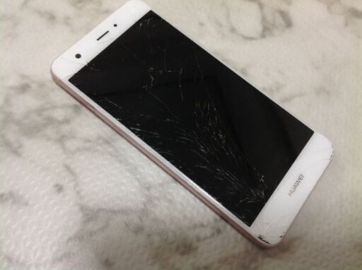 ※画面割れ有り　ファーウェイhuaweiのスマートフォン　本体のみ