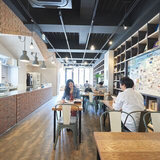 定額住み放題！二段ベッド 個室【シェアハウス/セカンドハウス/マンスリーユースでお探しの方に！Free Wi-Fi完備】 博多駅2駅・中洲川端駅から徒歩3分 - シェアハウス