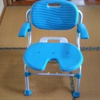 介護用品（テイコブシャワーチェア、ポータブルトイレ）差し上げます
